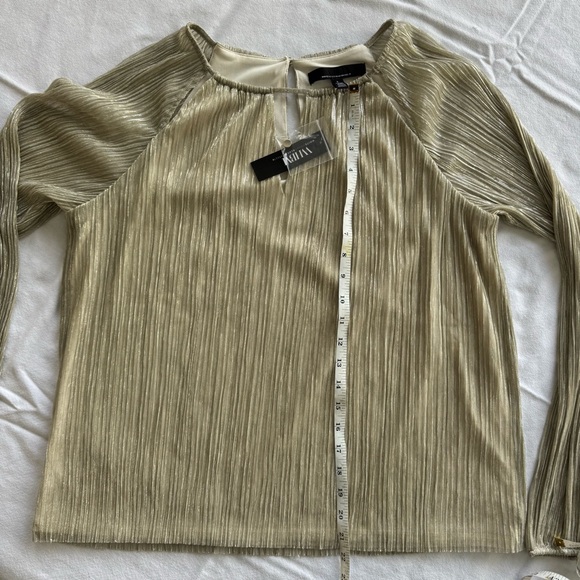 NWT White House Black Market Crinkle Top Ecru/Gold/Silver Balloon Long Sleeve L - Picture 8 of 11
